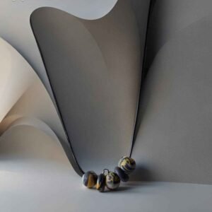 molis karoliai geltonas