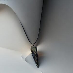 molis pakabukas iltis juodas