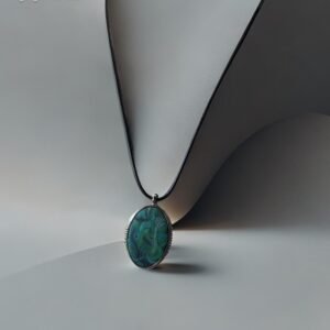 molis trumpas pakabukas