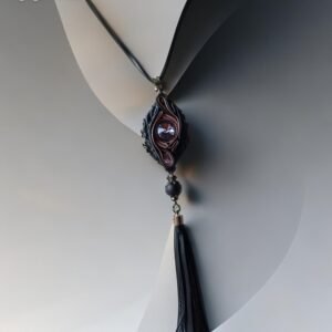 Odinis kaklo pakabukas su stiklo kristalu