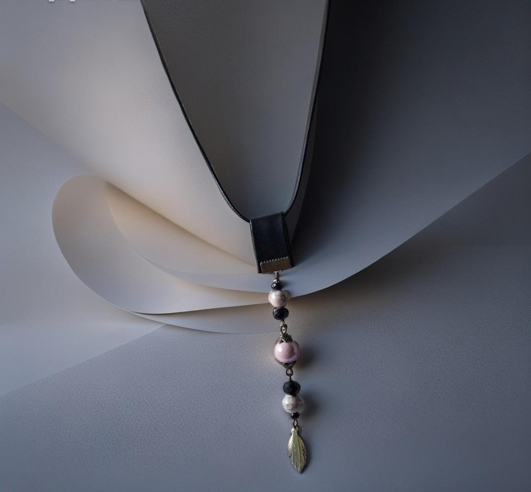 Odinis ilgas pakabukas su natūraliu akmeniu